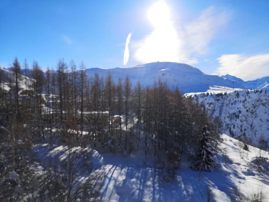 Апартаменты Au Pied Des Pistes Avec Parking Entierement Renove Huez Экстерьер фото